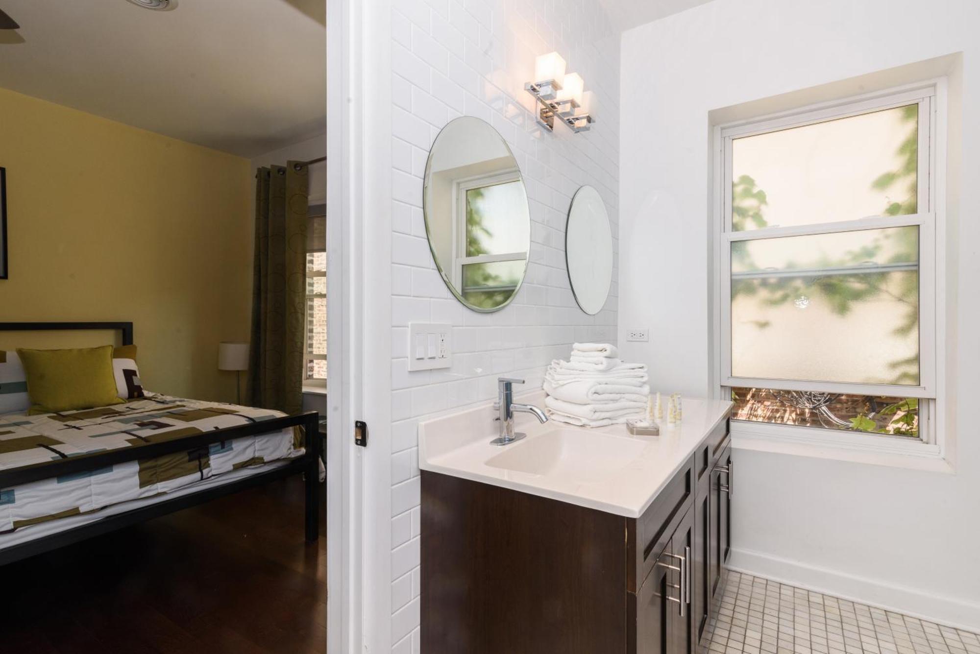 House 5863- Chicago'S Premier Bed And Breakfast Δωμάτιο φωτογραφία